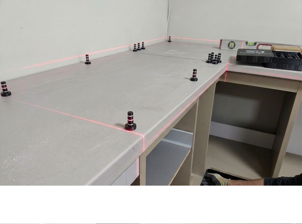 Set de 16 Pions Marqueurs de Précision pour Niveau Laser - Création unique